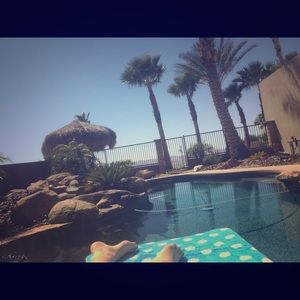 Meet your Posher, Chloe